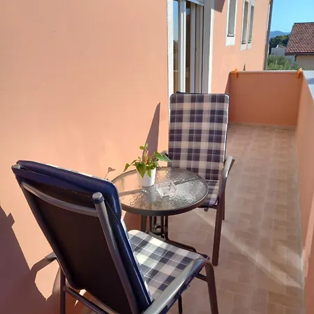 Apartment Dani *